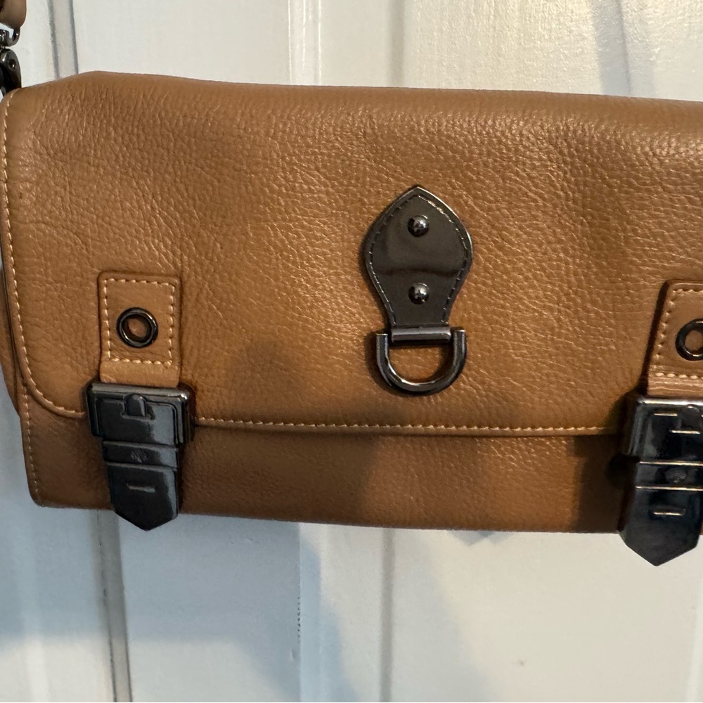 Mulberry Leather Crossbody in tan. - Picture 6 of 7